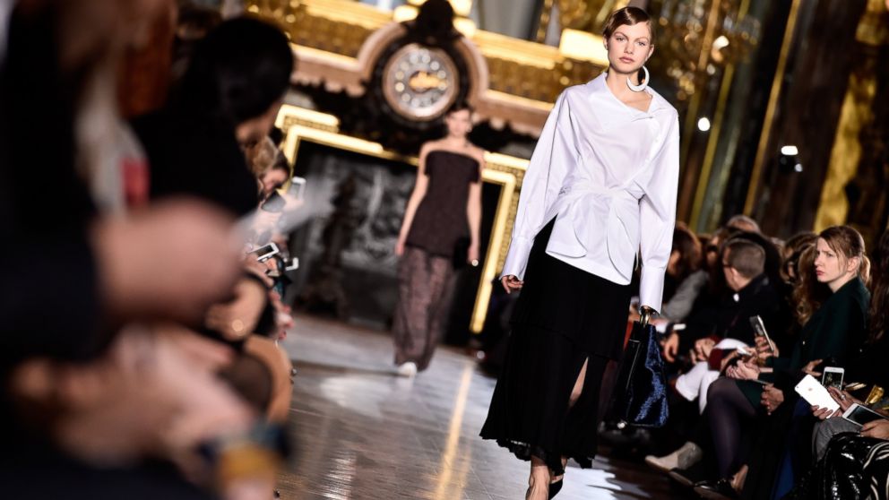 PHOTO: A model walks the runway during the Stella McCartney show as part of the Paris Fashion Week Womenswear Fall/Winter 2016/2017 on March 7, 2016 in Paris.