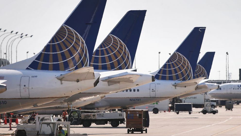 PHOTO: United Airlines jets sit at gates at O'Hare International Airport on September 19, 2014 in Chicago, Illinois.