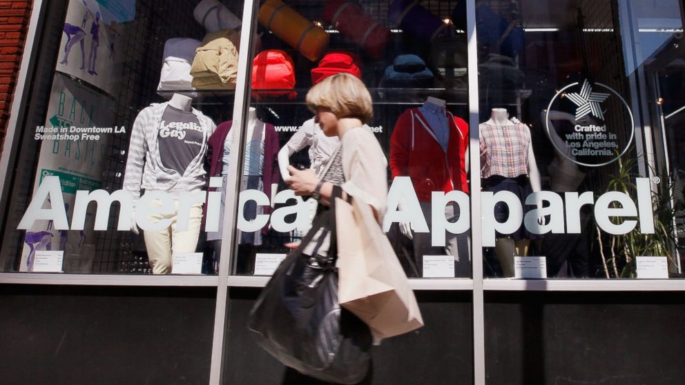 PHOTO: A pedestrian passes by and American Apparel store in Chicago's Wicker Park neighborhood, Sept. 4, 2009.