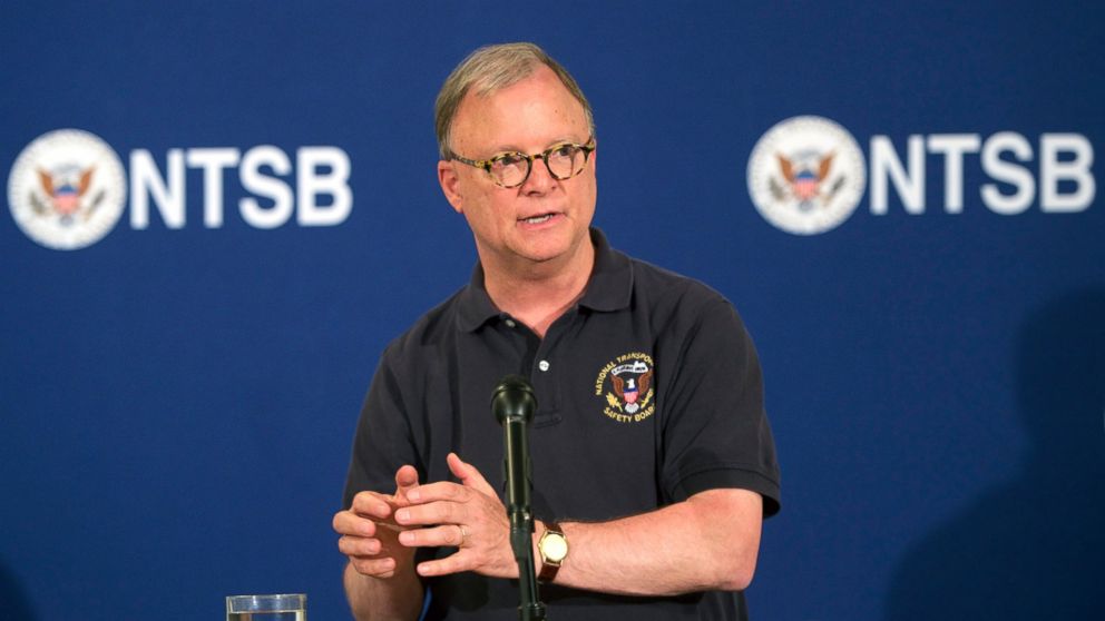 National Transportation Safety Board (NTSB) spokesperson Robert Sumwalt holds the final media briefing about this week's Amtrak passenger train derailment at the Sheraton Philadelphia Society Hill Hotel, May 15, 2015, in Philadelphia.