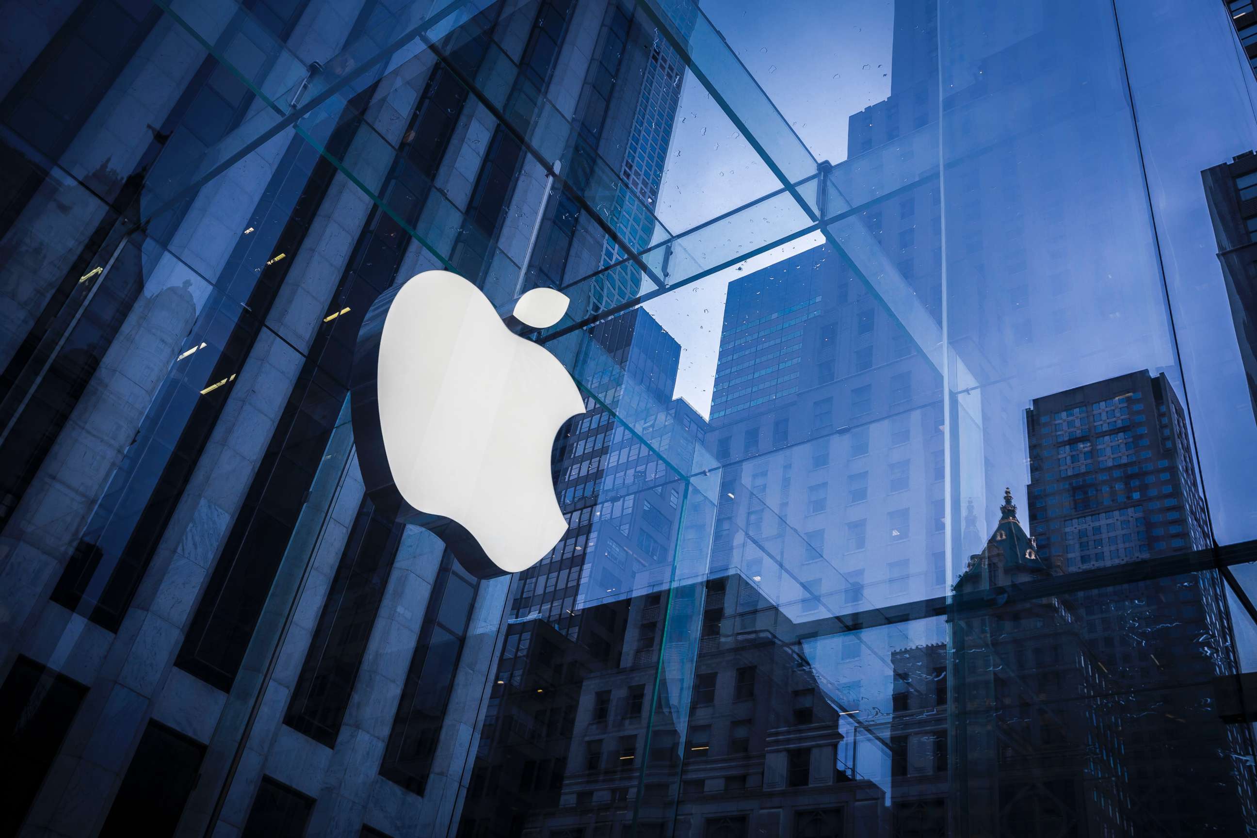 PHOTO: The logo of Apple is seen on an Apple Store in New York. Feb. 25, 2016.  