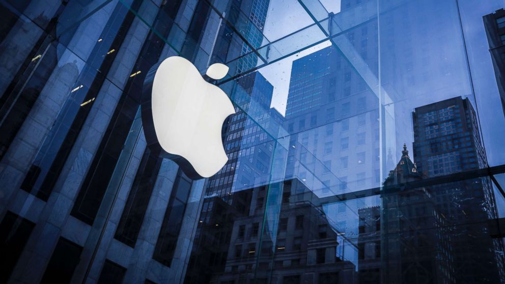 PHOTO: The logo of Apple is seen on an Apple Store in New York. Feb. 25, 2016.  
