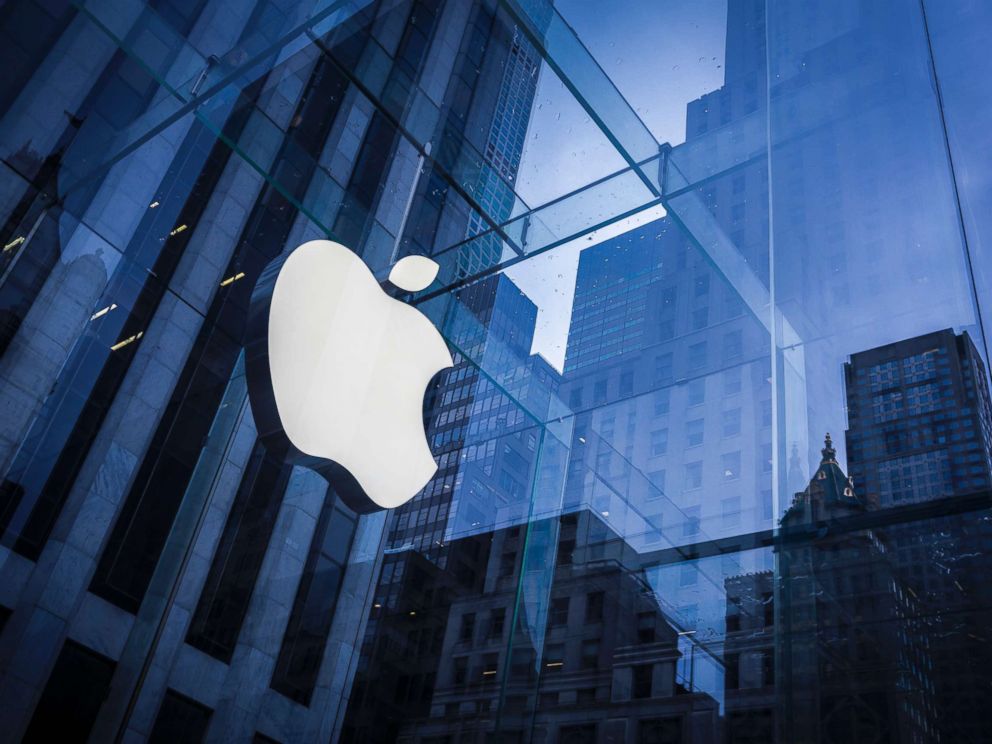   PHOTO: The Apple logo is viewed at an Apple Store in New York. February 25, 2016. 