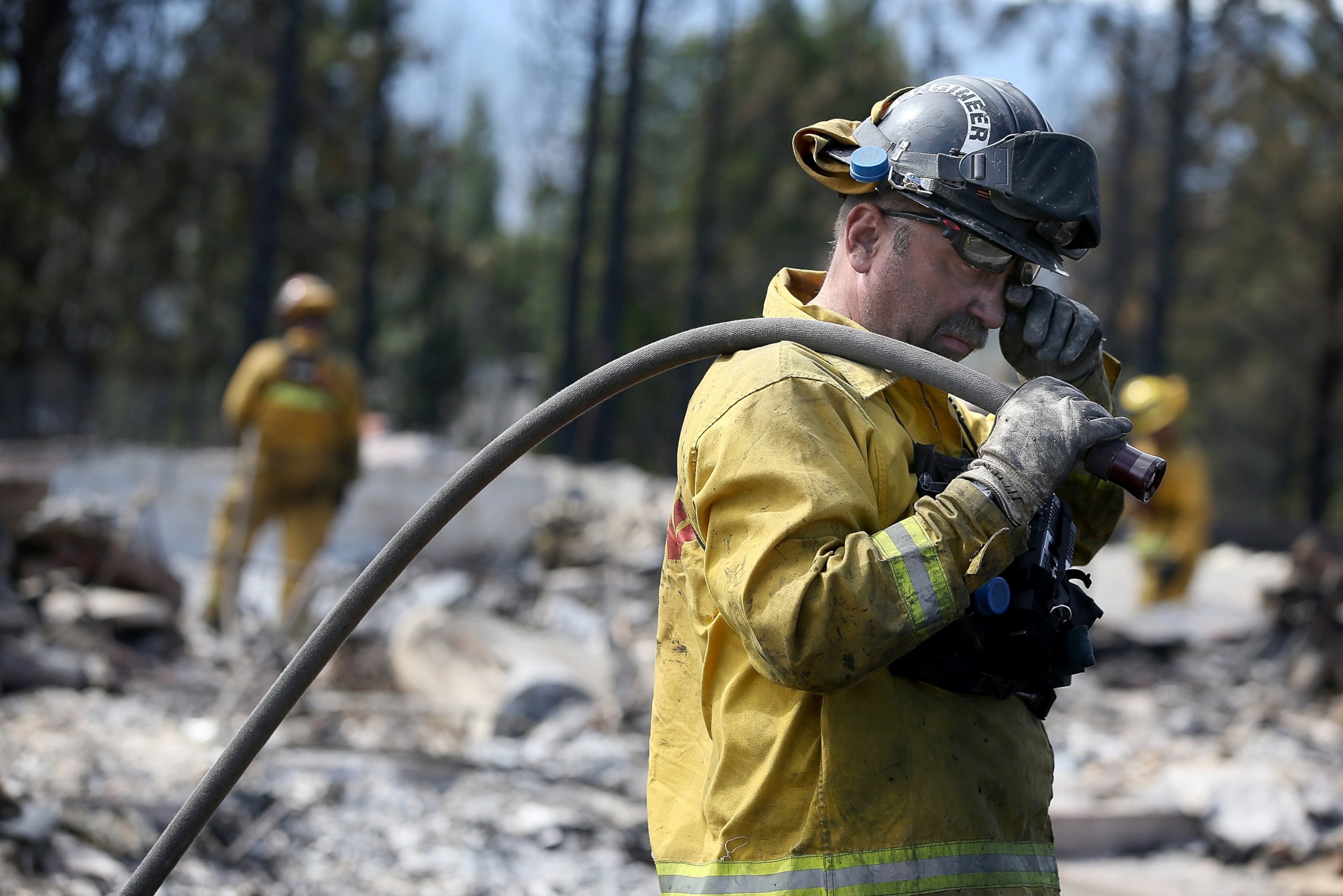 California Wildfire Threatens Homes Photos | Image #51 - ABC News