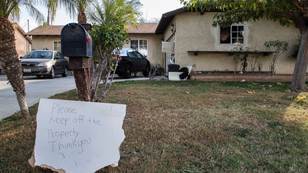 PHOTO: FBI agents executed a search warrant on the home of Enrique Marquez, a former neighbor of San Bernardino shooting suspect Syed Rizwan Farook, Dec. 5, 2015, in Riverside, Calif.