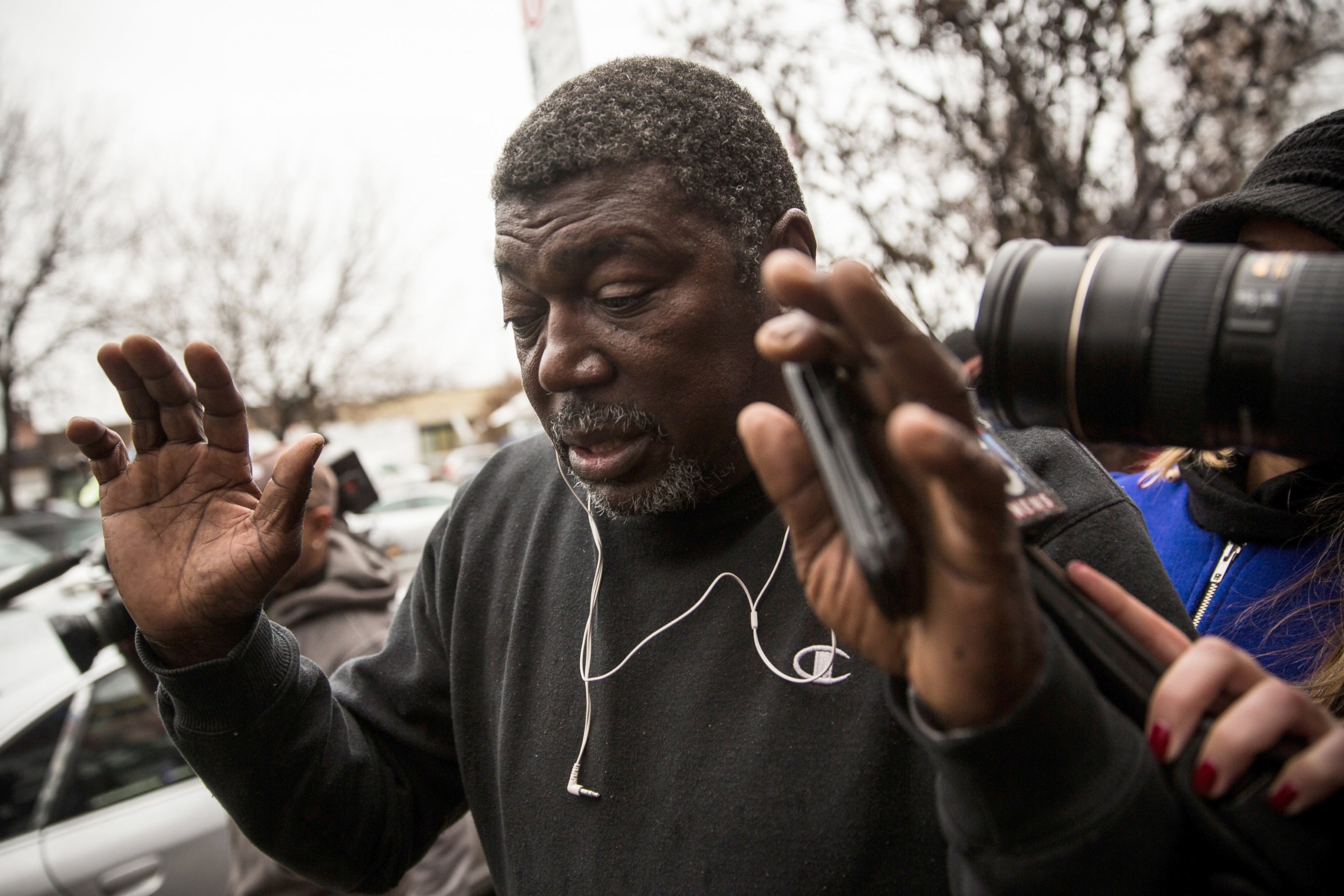 See Public Reaction To No Indictment In Eric Garner Choke Hold Death Photos Image 241 Abc News 9900