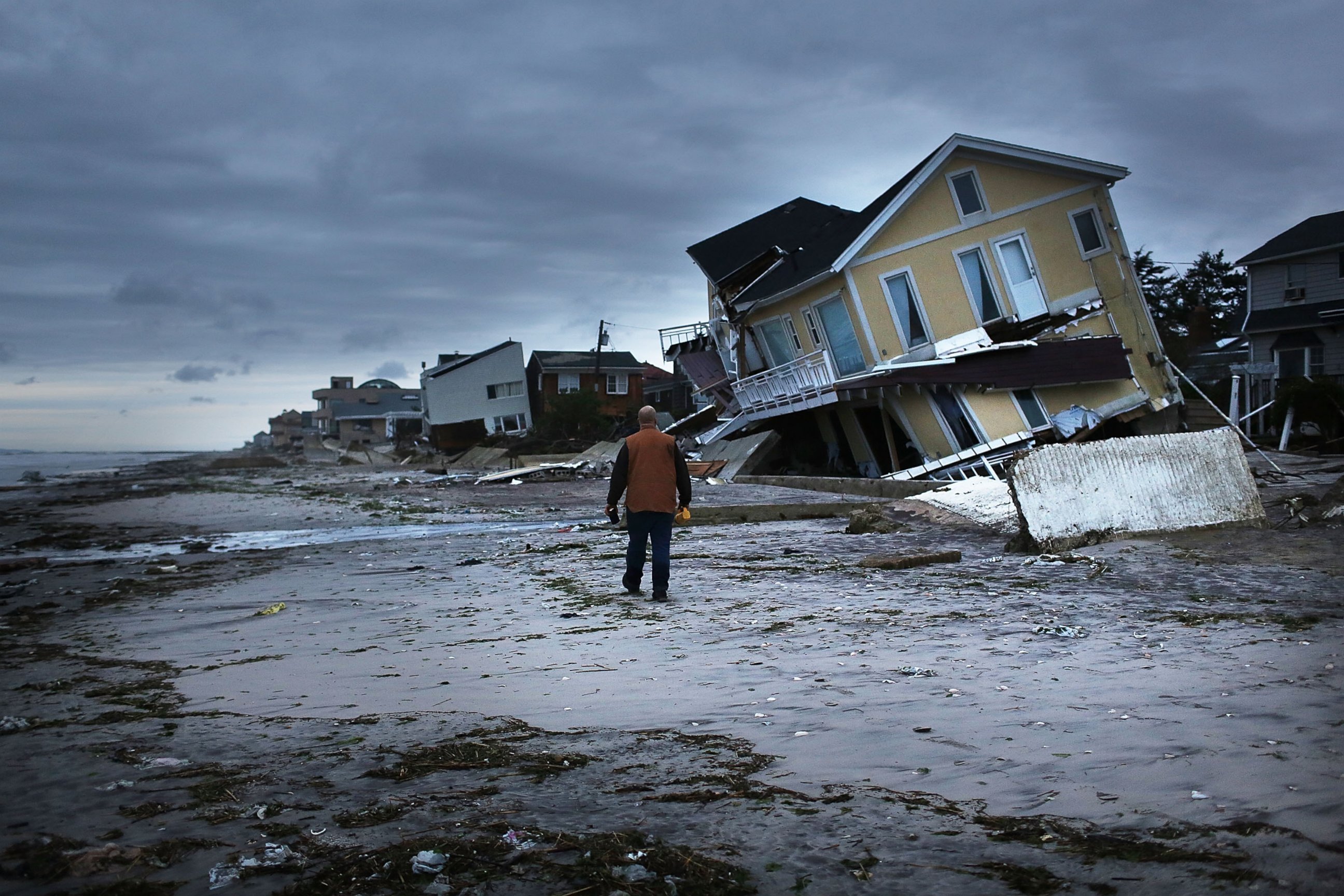 hurricane-sandy-picture-slideshow-worst-hurricanes-in-us-history