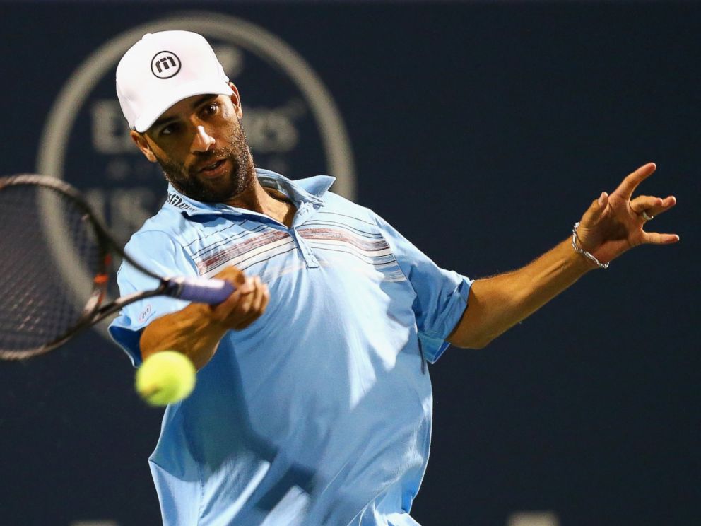 PHOTO: James Blake returns a forehand to Andy Roddick during their match as part of the Mens Legends presented by PowerShares Series on Day 4 of the Connecticut Open at Connecticut Tennis Center at Yale, Aug. 27, 2015 in New Haven, Conn.