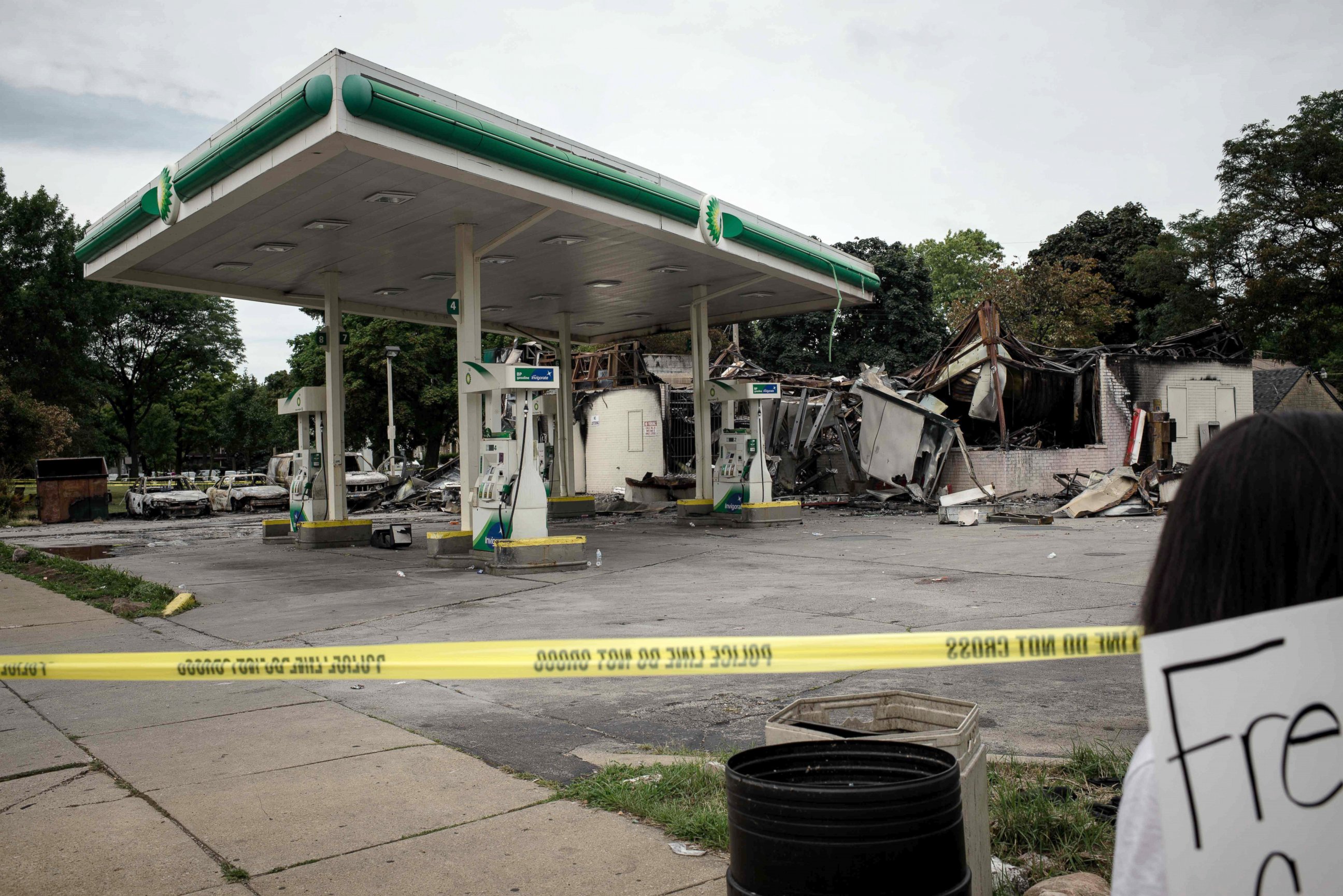 PHOTO: A gas station stands in ruins in Milwaukee, Wisconsin, Aug.15, 2016.