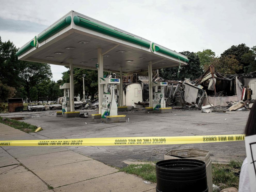 PHOTO: A gas station stands in ruins in Milwaukee, Wisconsin, Aug.15, 2016.