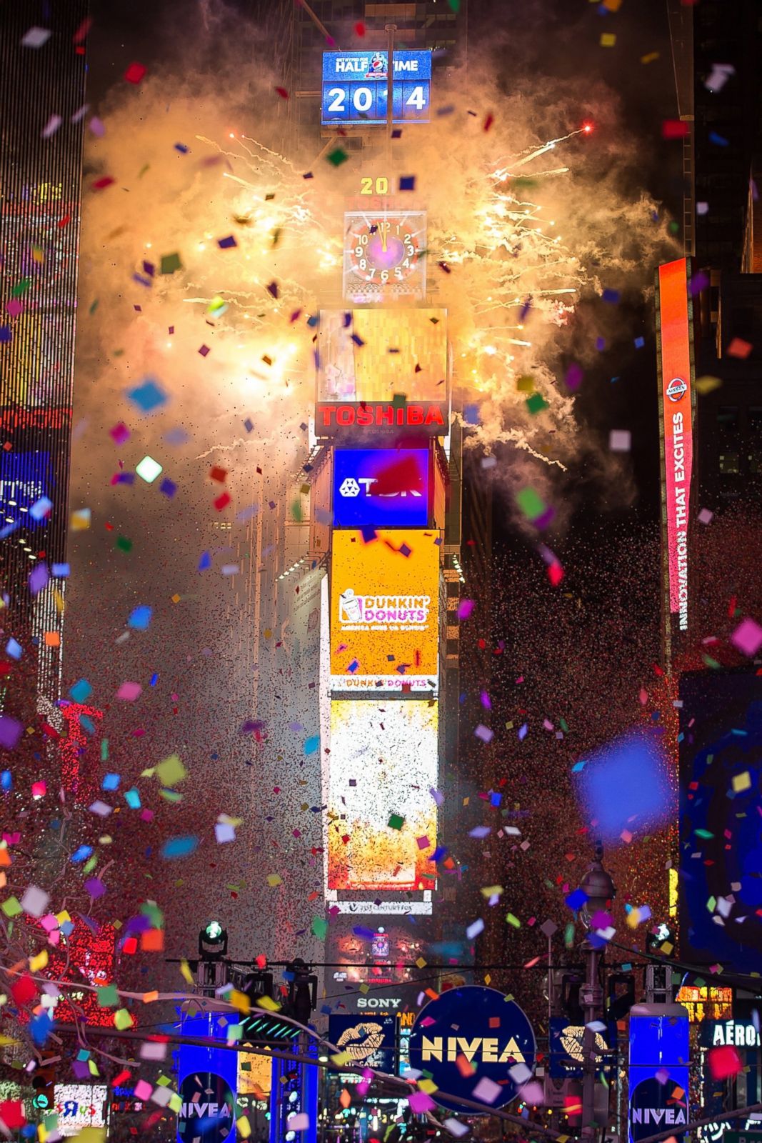 Times Square New Years Eve Through The Years Photos Abc News 