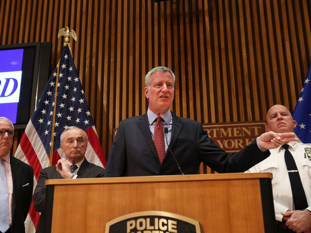 PHOTO: New York City Mayor Bill de Blasio is joined by Police Commissioner William Bratton at a news conference where the two spoke about a table-top emergecny drill following attacks in the Belgium capital of Brussels, March 28, 2016, in New York.