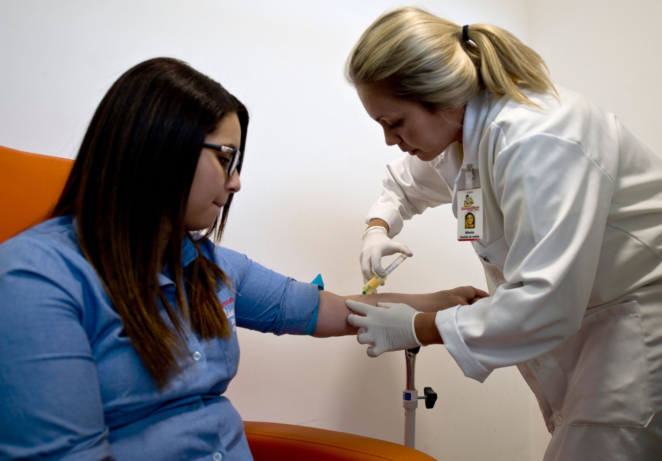 PHOTO: A patient has a blood sample taken at the "Sangue Bom" (Good Blood) clinic in Rio de Janeiro, Jan. 25, 2016. Sangue Bom carries out clinic analyses, among them searches for Dengue, Zika and Chicungunya viruses in blood.