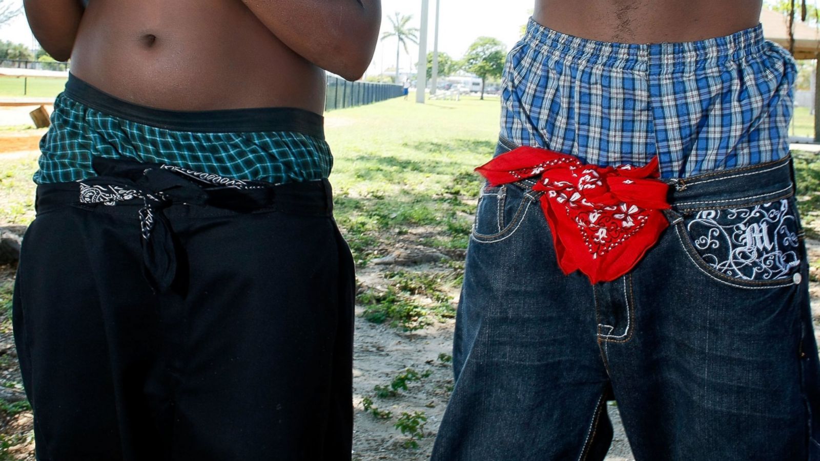 Mens pants sagging showing off their dick