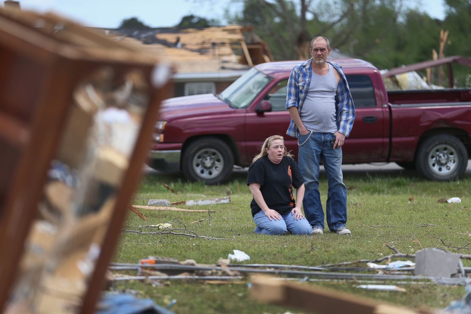 Deadly Tornadoes Tear Through Central, Southern US - ABC News