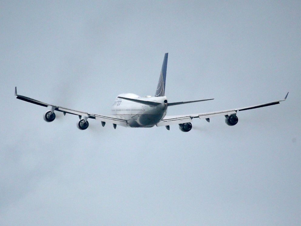 PHOTO: A United Airlines plane takes off from San Francisco International Airport, June 10, 2015.