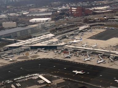 Man escorted off flight after screaming in pilot's face, threatening flight crew