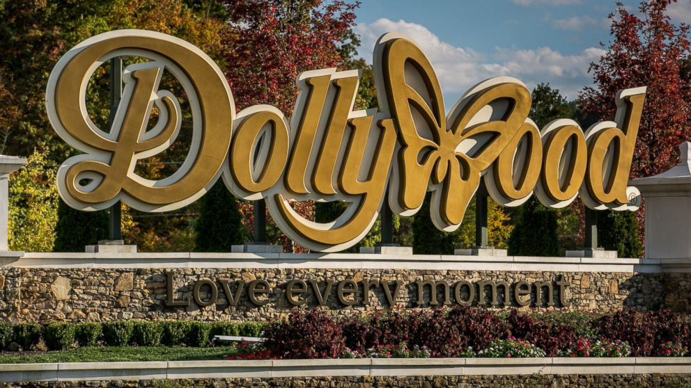 PIGEON FORGE, TN - OCTOBER 18: The entrance to Dollywood is viewed on October 18, 2016 in Pigeon Forge, Tennessee. Located near the entrance to Great Smoky Mountains National Park, this tourist resort community is home to Dollywood and other entertainment and roadside attractions. (Photo by George Rose/Getty Images)