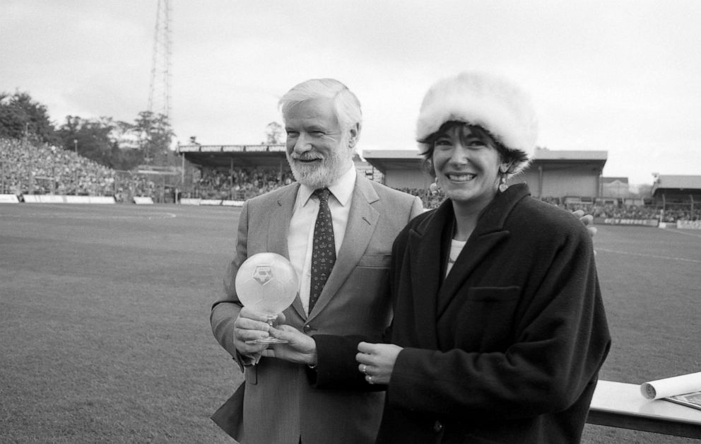 PHOTO: Chelsea Chairman Ken Bates with Ghislaine Maxwell, daughter of Oxford United's owner, Robert Maxwell before the First Division match between Oxford United and Chelsea at Manor Ground, Oct. 19, 1985, in Oxford, England. 