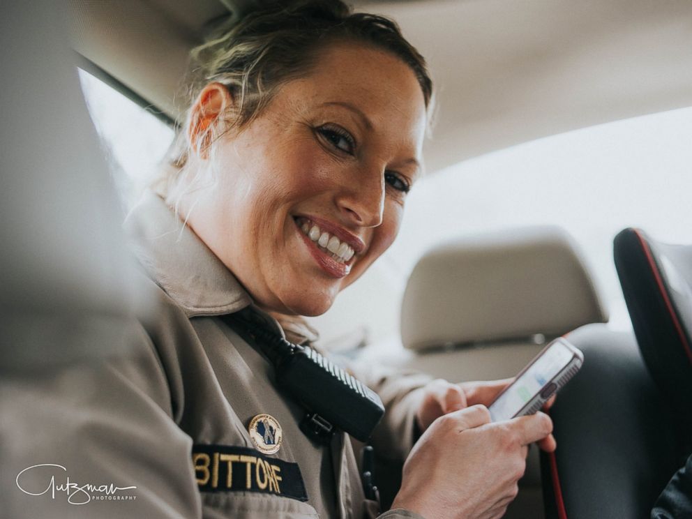 PHOTO: Officer Lindsey Bittorf surprised a family in Janesville, Wisconsin, with news that she will be donating her kidney to their 8-year-old son, Jackson Arneson.