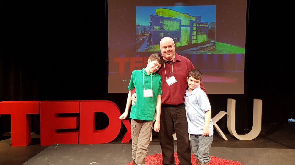 PHOTO:Stuart Duncan is a single father who quit his job to run a Minecraft server for children with autism. 