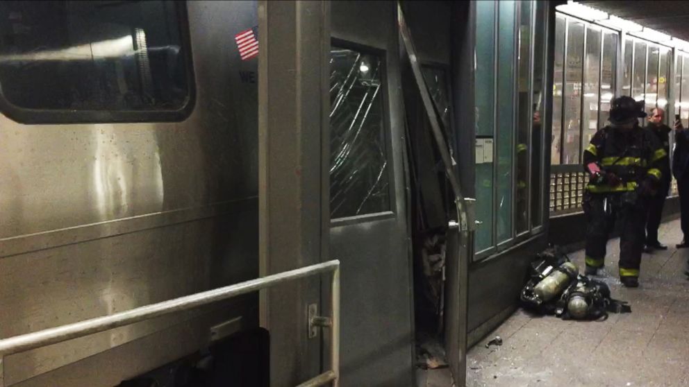 PHOTO: A Long Island Rail Road train derailed in Brooklyn, New York, Jan. 4, 2017.