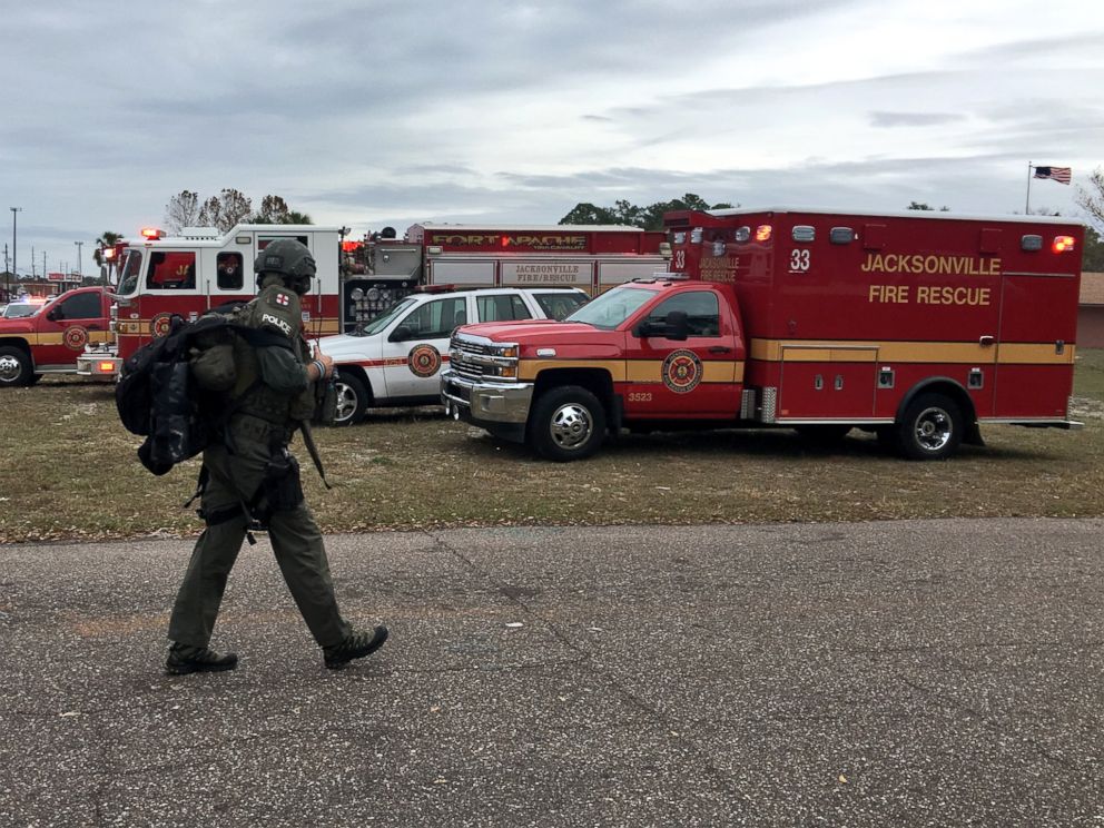 PHOTO: Emergency vehicles are seen in near a reported hostage situation in Jacksonville, Florida, Dec. 1, 2016.