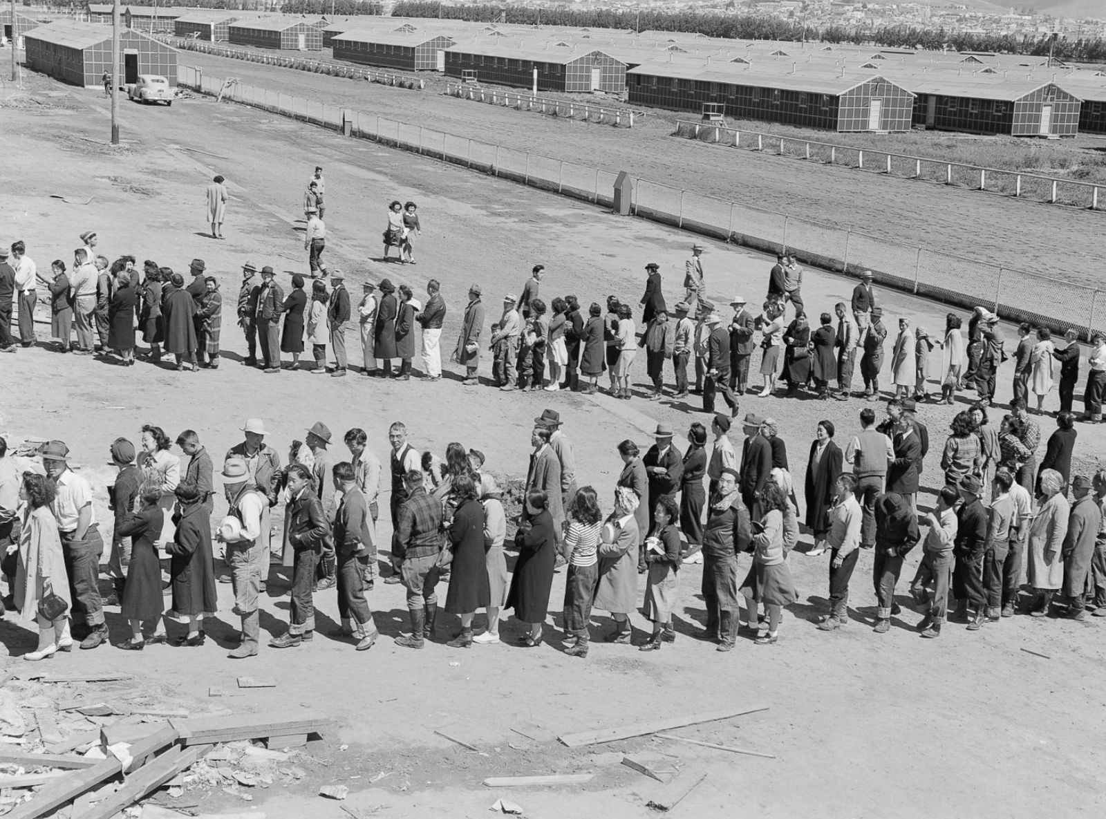 A Look Back At Japanese Internment Camps In The Us 75 Years Later Photos Image 111 Abc News