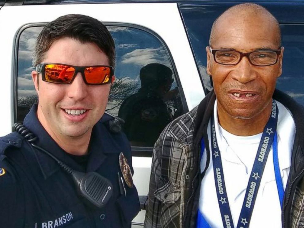 PHOTO: Officer Branson of the McKinney Police Department in Texas caught up with Patrick Edmond, who walks about a dozen miles to work five days a week, on Feb. 18, 2017. 