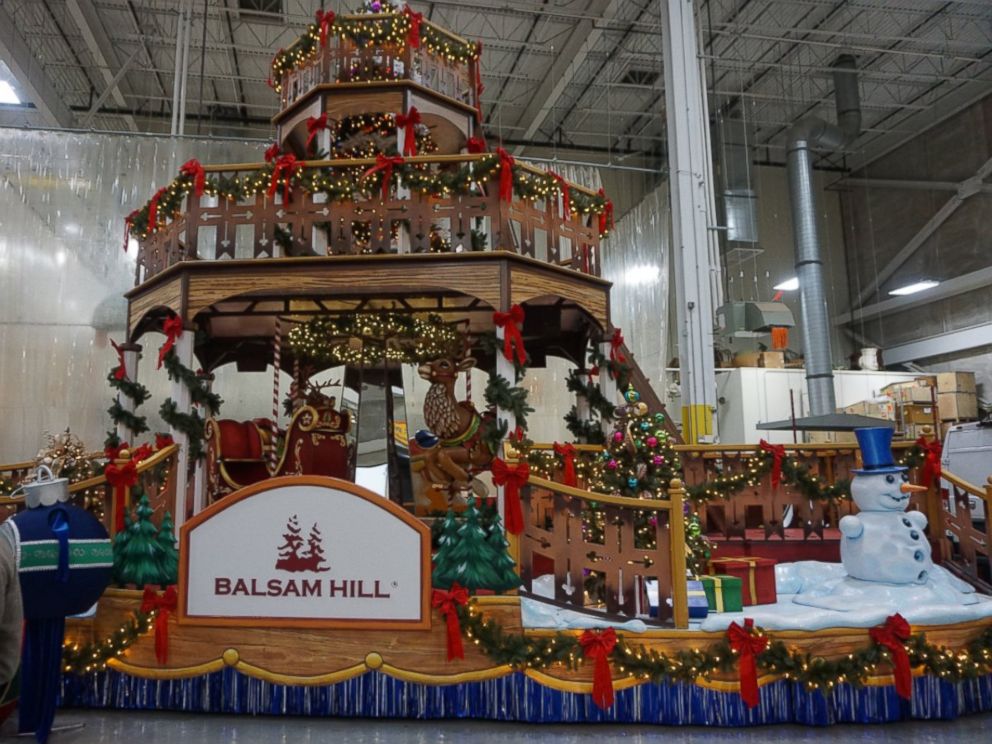 PHOTO: Deck The Halls Balsam Hill float is one of four new floats appearing in the Macy's Thanksgiving Day Parade 2016.