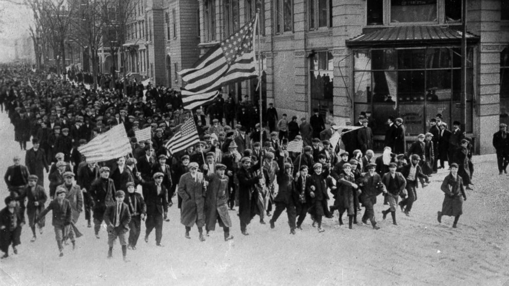 PHOTO: Lawrence Strike, Strikers, 1912.