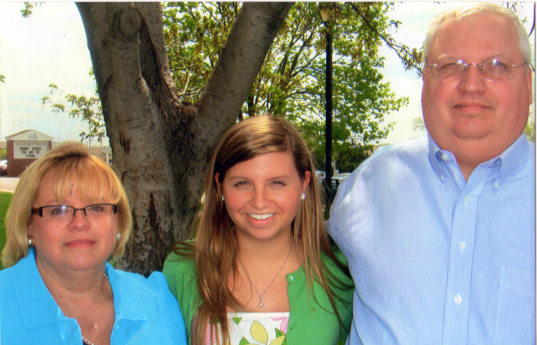 PHOTO: Eric Boyles (right) lost his wife Hollie Boyles (left) and daughter Shelby Boyles (center) in a car accident.