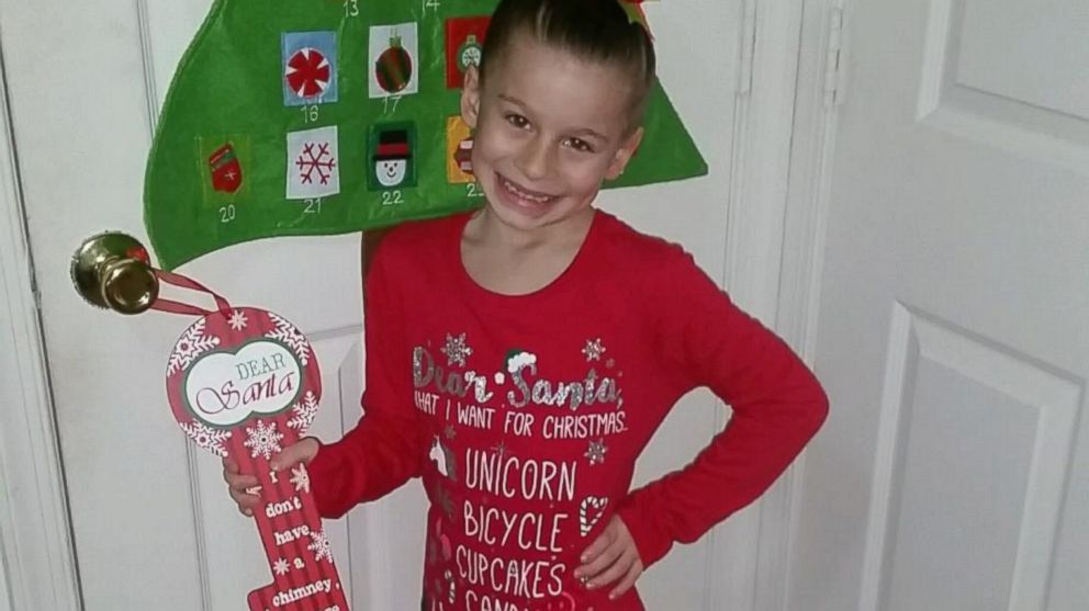 PHOTO:Isabelle LaPeruta, 7, called 911 after accidentally knocking over her "Elf on the Shelf" on Dec. 19, 2015.