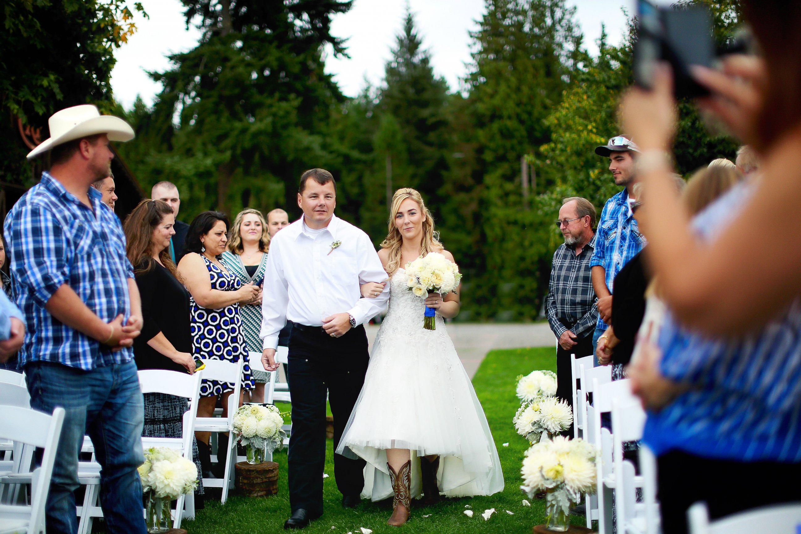 PHOTO: Angela Lyons Photography provided this photo to ABC News from Kirsten Mundell's wedding day.