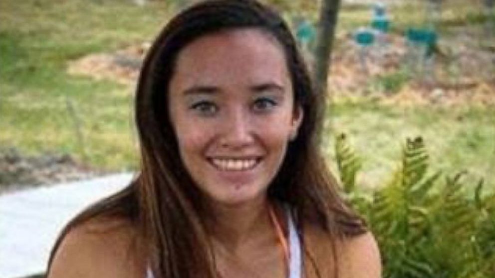 PHOTO: Search and rescue crews were looking for missing 18-year-old Anjelica Hadsell near a heavily wooded and marshy area in Chesapeake, Va., March 21, 2015.