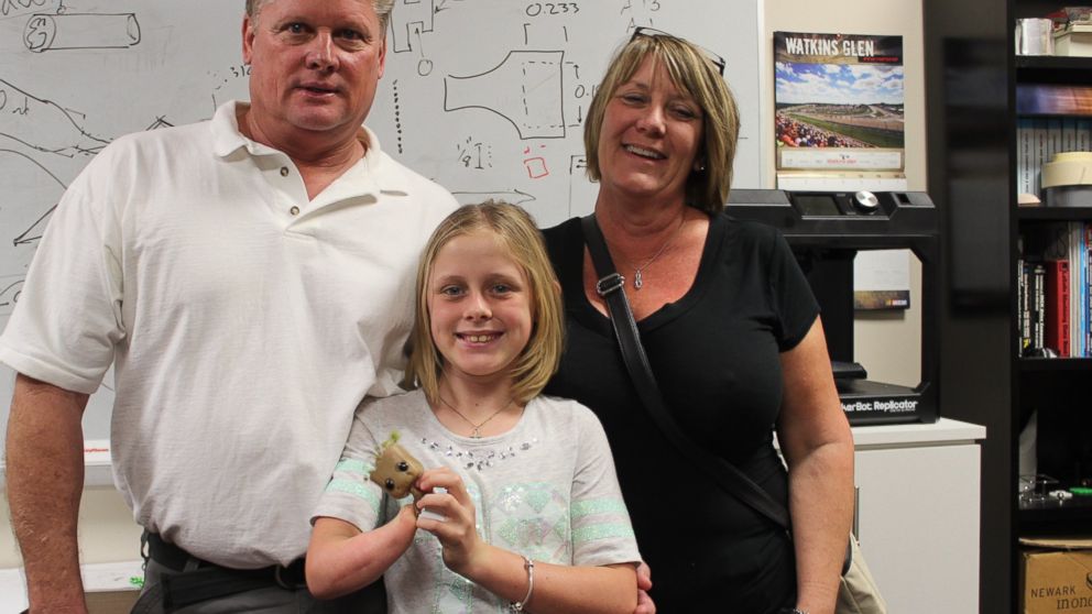 PHOTO: Anni Emmert, 10, was born without a right hand. She got a 3-D printed, bionic prosthetic from students at the University of Central Florida and Limbitless Solutions.
