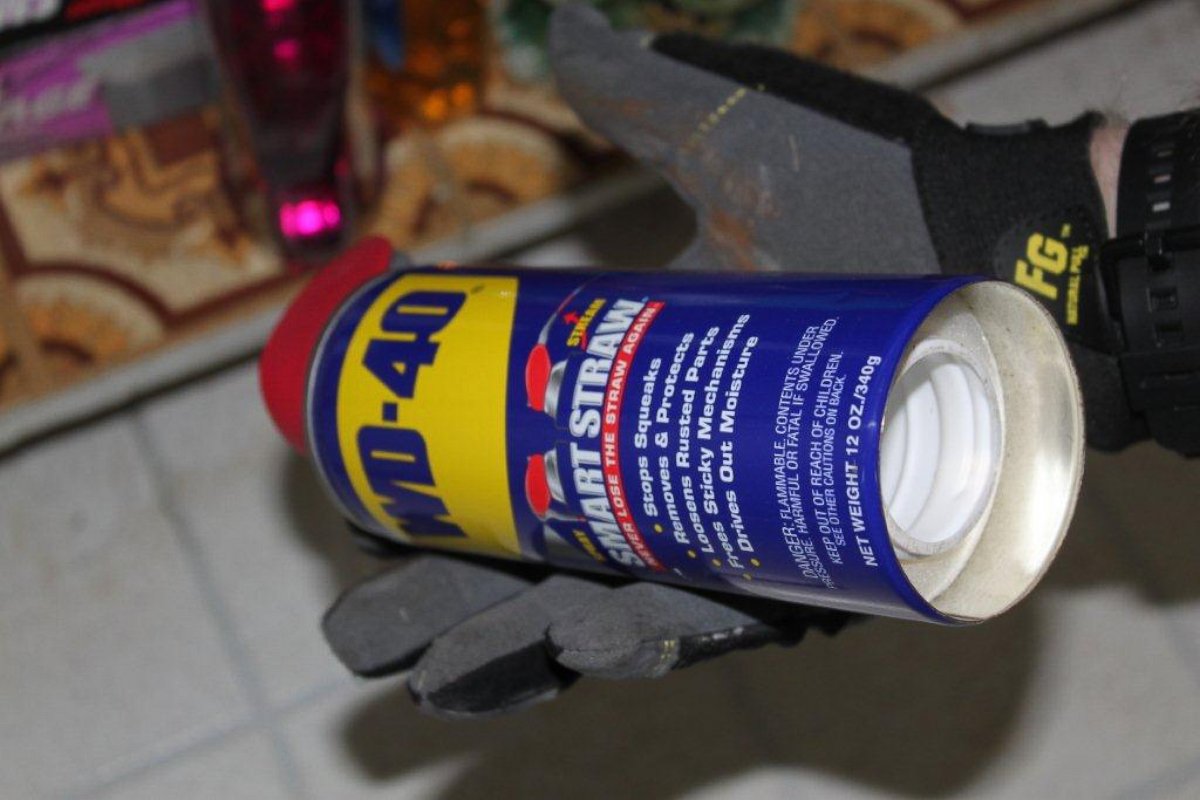 PHOTO: The Cabello family hid some of the cash money from their thefts inside cans like these.