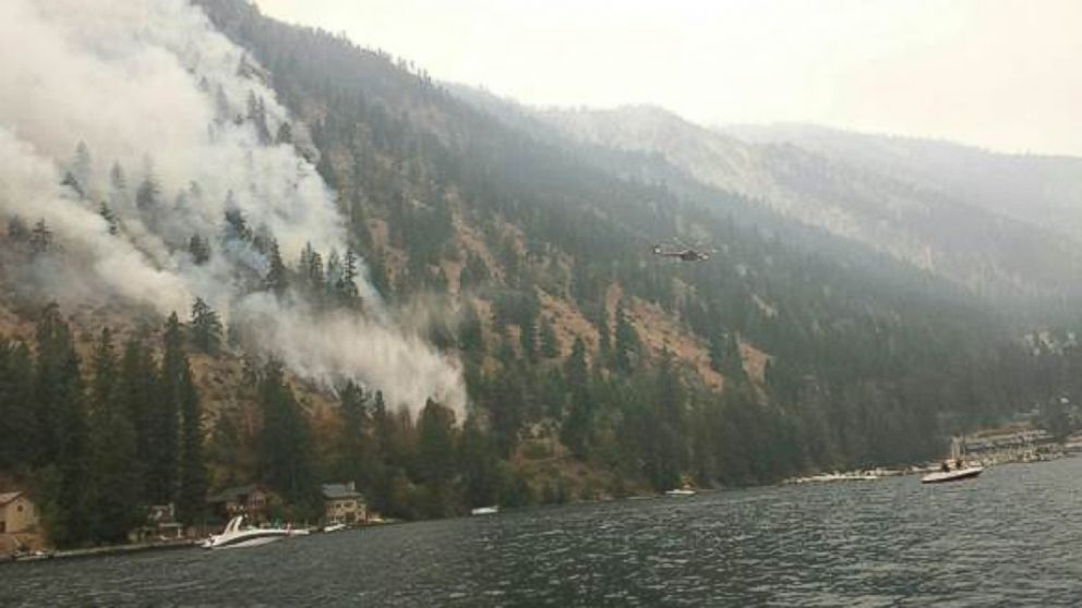 PHOTO: Wildfires threaten the town of Chelan, Washington.