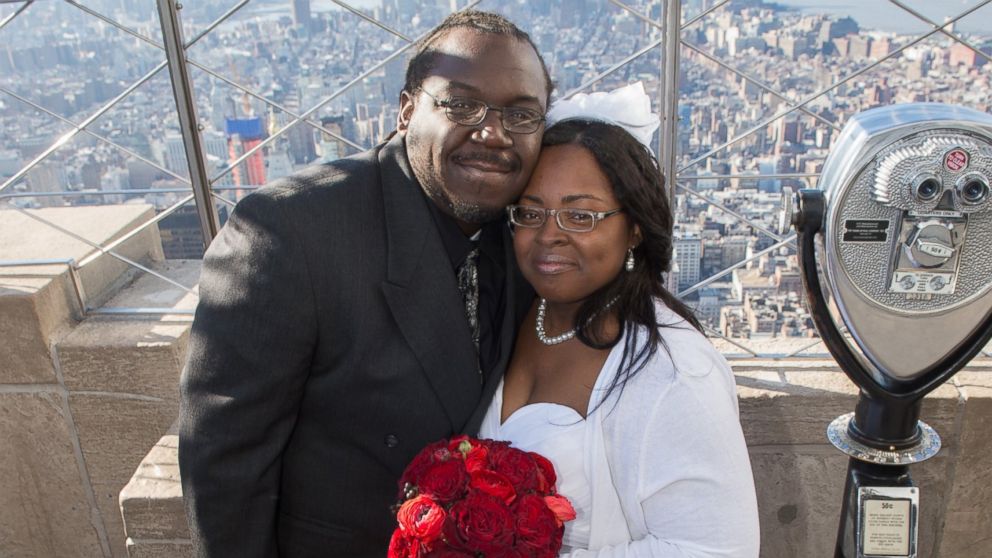 PHOTO: Sadeema Taylor and Kearney Bapteus of Port Reading, N.J. are married as the Empire State Building hosts Valentine's Day Weddings, Feb. 14, 2016.
