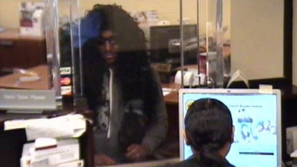 PHOTO: A man in a dress and a wig robbed a south Florida bank on May 1, 2015.