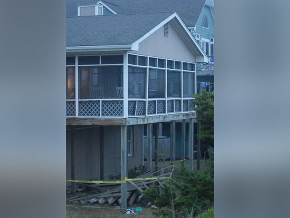 PHOTO: Scene from a deck collapse of a beach house in Emerald Isle, N.C. on July 4, 2015. At least 14 people were reported injured.