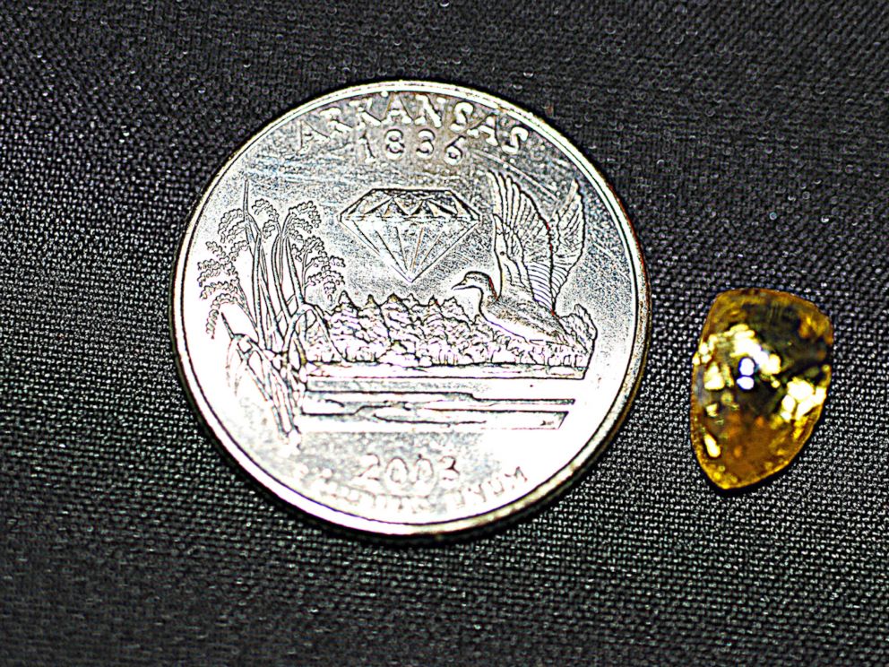 PHOTO: Tana Clymer, 14, of Oklahoma City, Okla., found a 3.85-carat canary diamond at Arkansas Crater of Diamonds State Park on Oct. 19, 2013.
