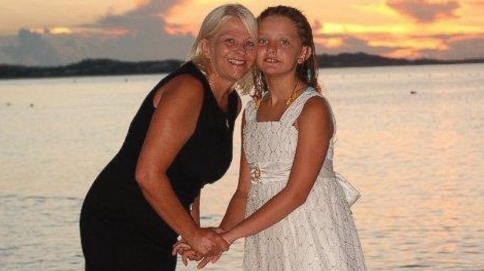 PHOTO: Donna Beegle and her daughter Juliette in Turks and Caicos.