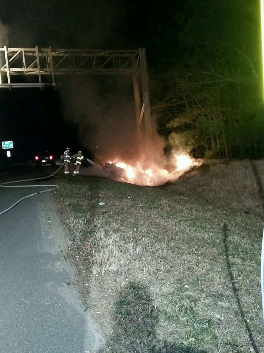 PHOTO: Henrico County Fire in Virginia said a citizen ran to a car and pulled the driver out just before the car burst into flames, Feb. 13, 2016.