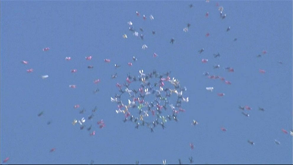 PHOTO: Hundreds of skydivers leaped their way into the record books in Perris, Calif., Sept. 29, 2015.
