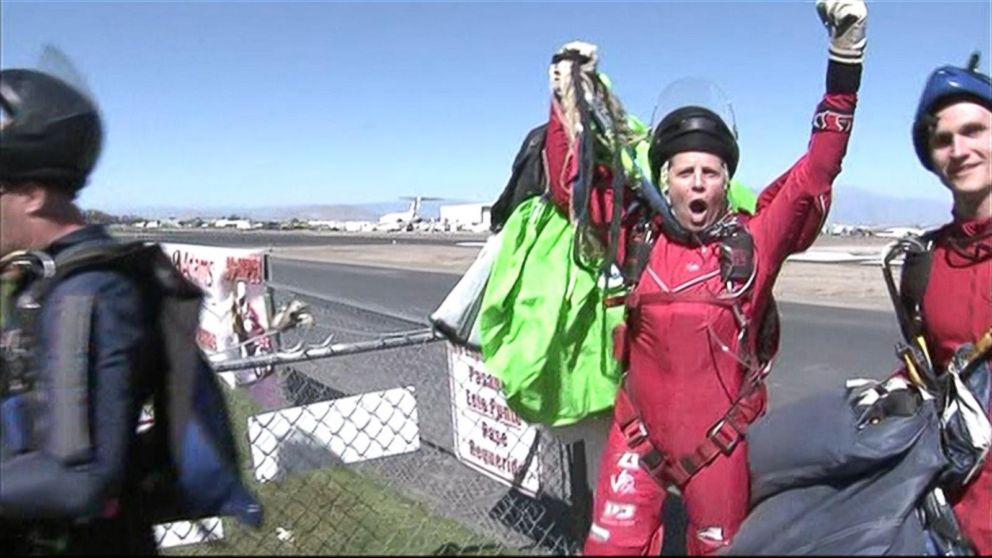 PHOTO: Hundreds of skydivers leaped their way into the record books in Perris, Calif., Sept. 29, 2015.
