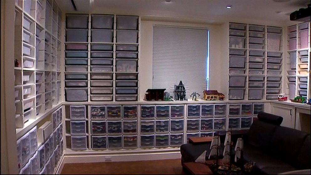 PHOTO: A Seattle man has made an amazing Lego room in his basement.