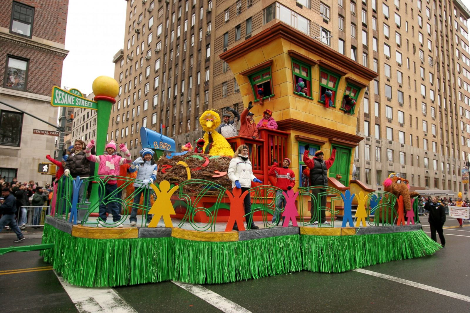 Sesame Street Macys Thanksgiving Day Parade 2024 Donna Gayleen