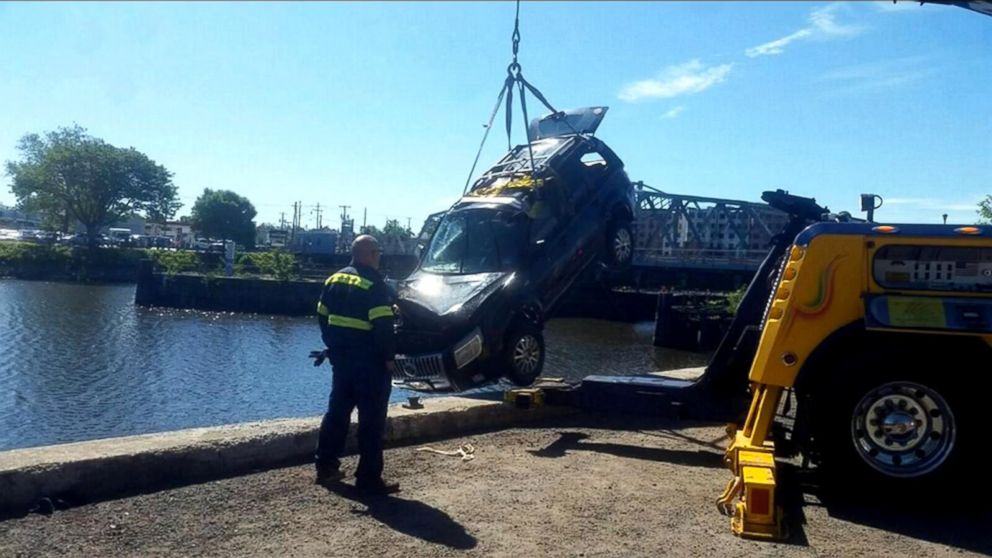 PHOTO: Jason Moss, 30, jumped into the Passaic River in Nutley, New Jersey, on the morning of June 14, 2016, to save a woman trapped in a sinking SUV. 