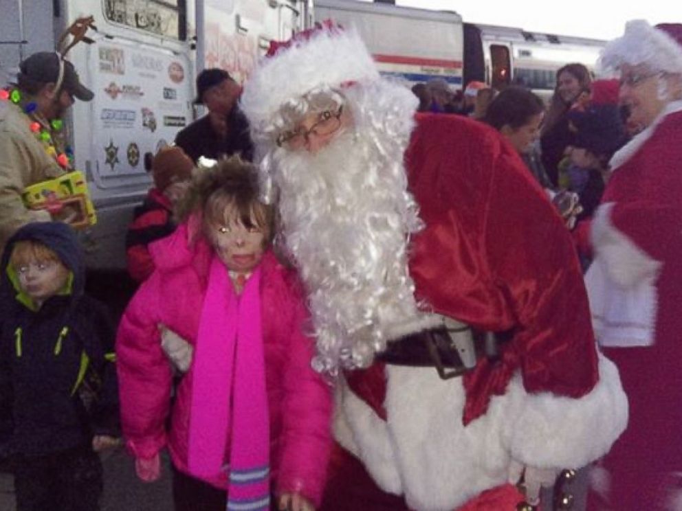 Girl Who Lost Family in Fire Only Wants Christmas Cards as 